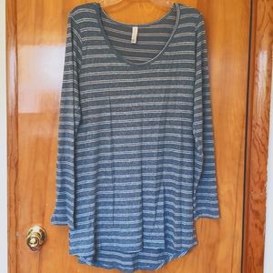 Lularoe Lynnae long sleeve sweater 2XL